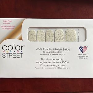 New and sealed Color Street 100% Real Nail Polish Strips - Glittersweet